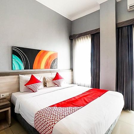 Oyo 289 Hotel Dalwa Syariah Pasuruan Extérieur photo