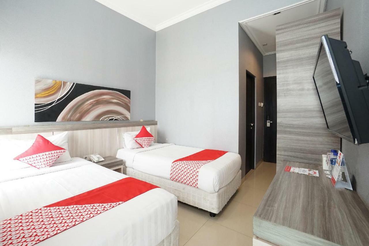 Oyo 289 Hotel Dalwa Syariah Pasuruan Extérieur photo
