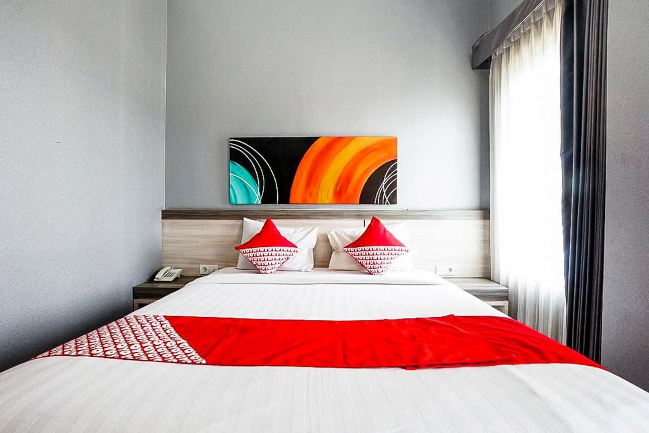Oyo 289 Hotel Dalwa Syariah Pasuruan Extérieur photo