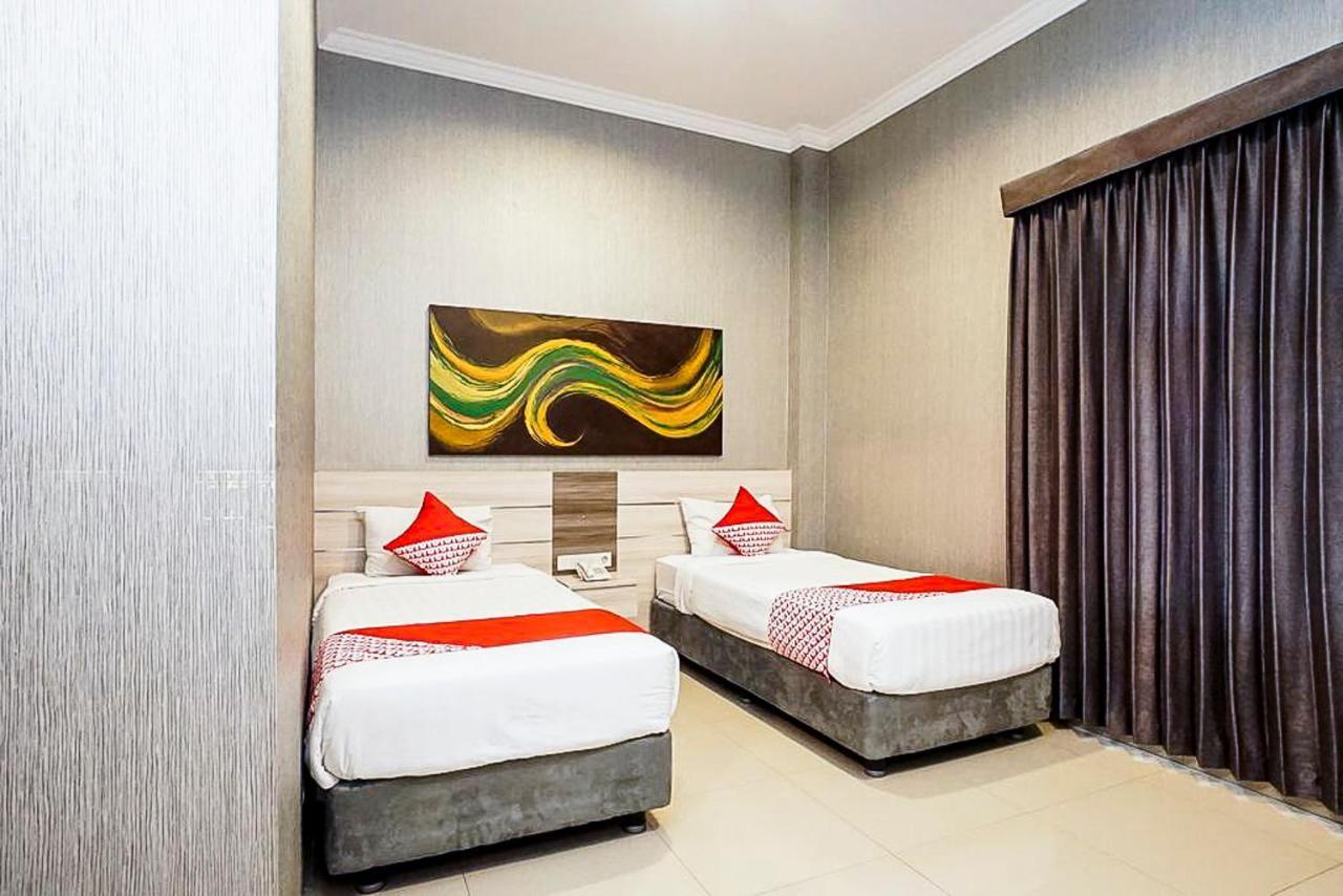 Oyo 289 Hotel Dalwa Syariah Pasuruan Extérieur photo