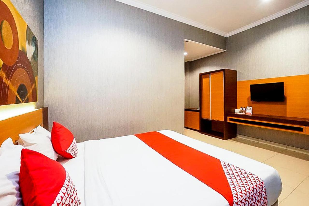 Oyo 289 Hotel Dalwa Syariah Pasuruan Extérieur photo